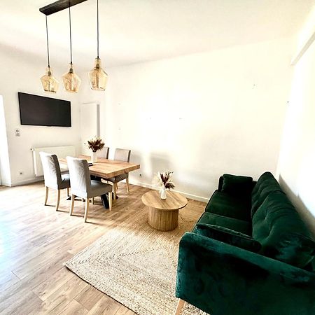 Appartement eygalieres avec petit jardin Extérieur photo