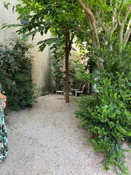 Appartement eygalieres avec petit jardin Extérieur photo