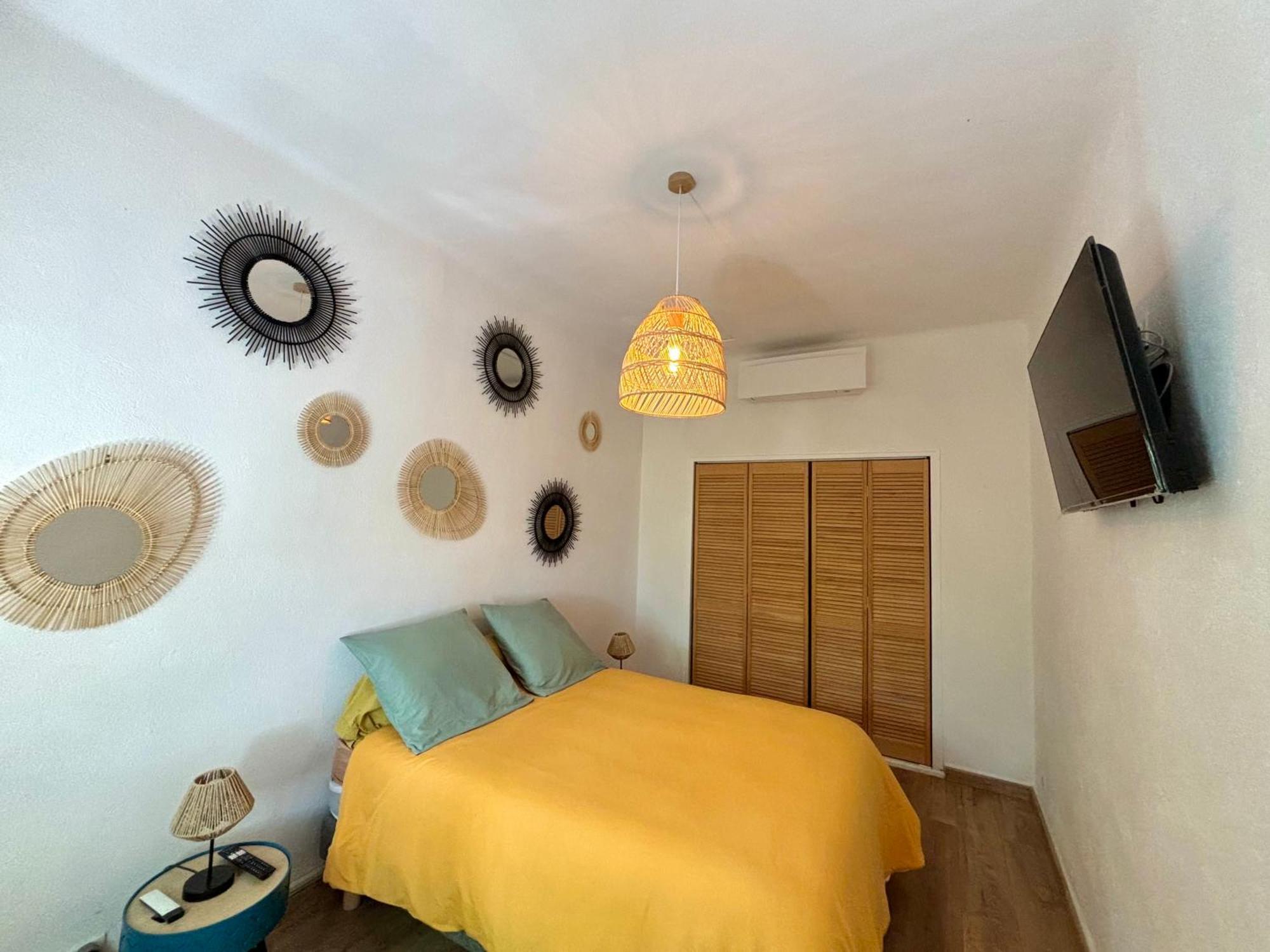 Appartement eygalieres avec petit jardin Extérieur photo