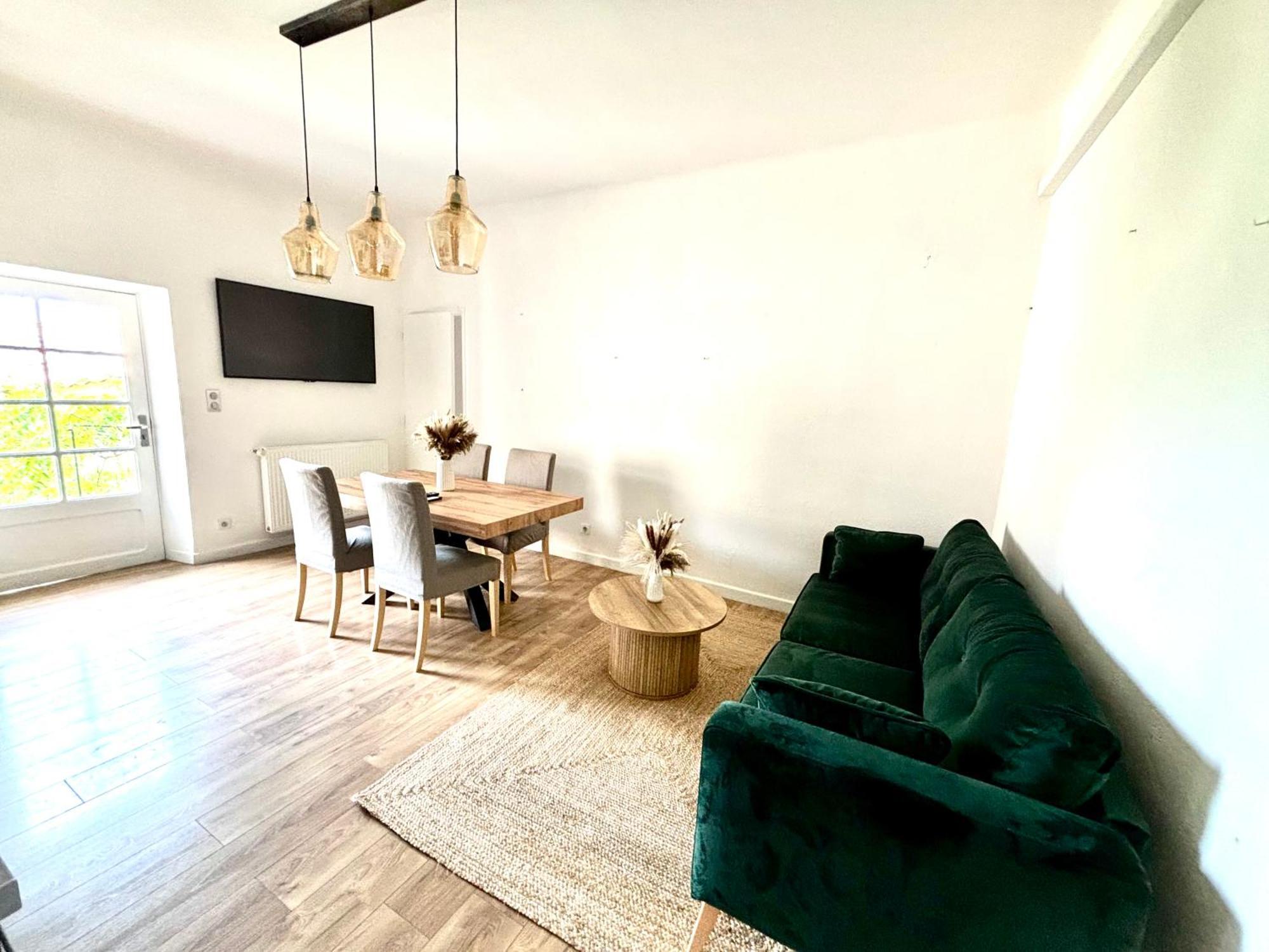 Appartement eygalieres avec petit jardin Extérieur photo